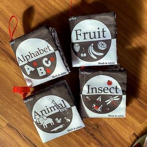 Black and white infant crinkle contrast books